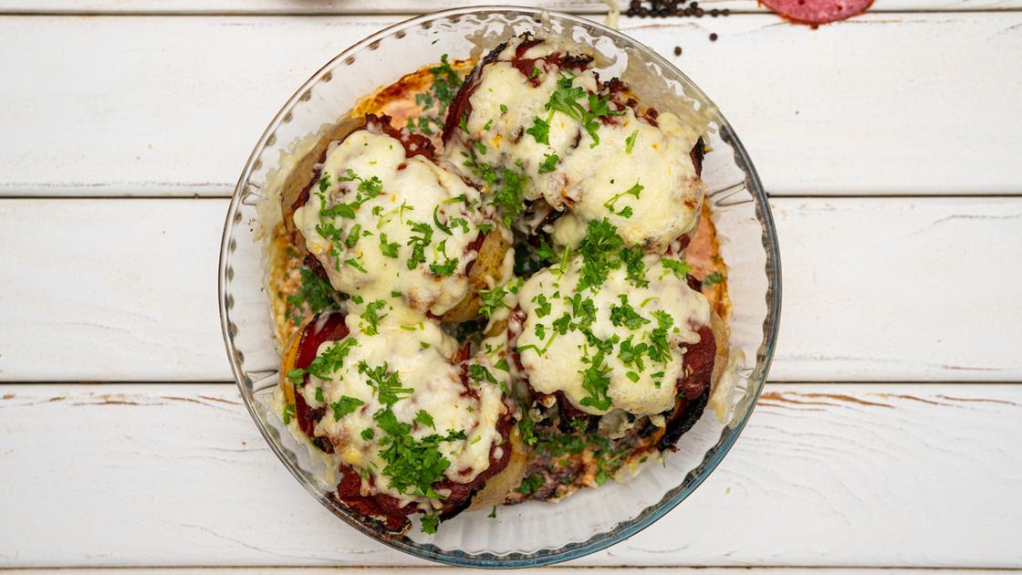 Ziemniaki pieczone z salami- Pyszności