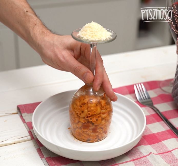 Makaron z różowym sosem- Pyszności