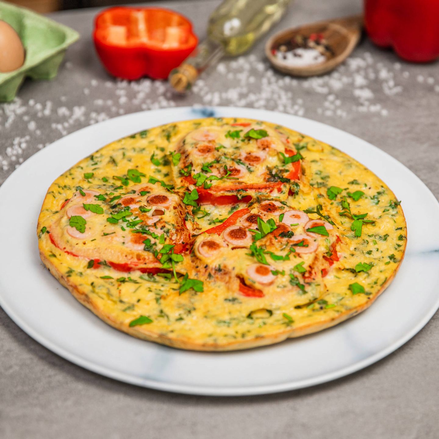 Omlet z papryką i parówkami-Pyszności