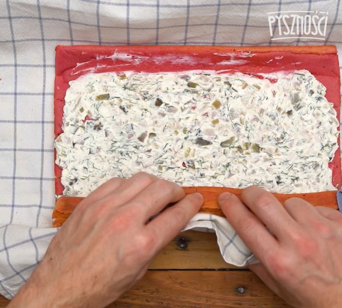 Buraczana rolada ze śledziami- Pyszności