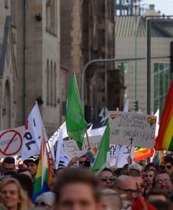 Zmarł Gilbert Baker. Był ikoną ruchów LGBT