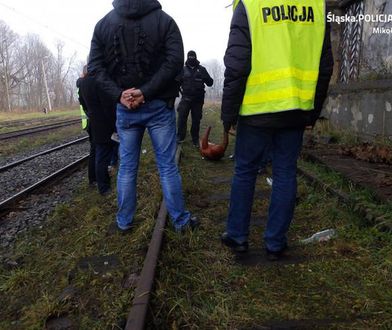 Położyli kolegę na torach. Nowe fakty ws. makabrycznej zbrodni