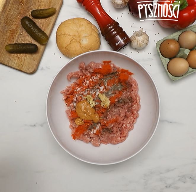 Mięso mielone z przyprawami
