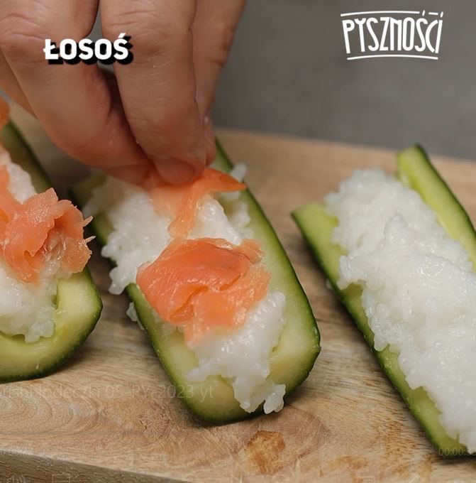 Sushi w formie łódeczek- Pyszności