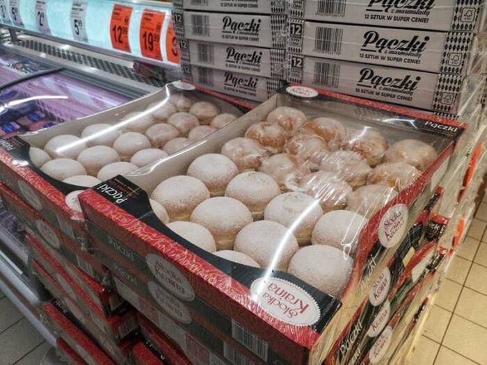 Skład pączków w supermarkecie- Pyszności