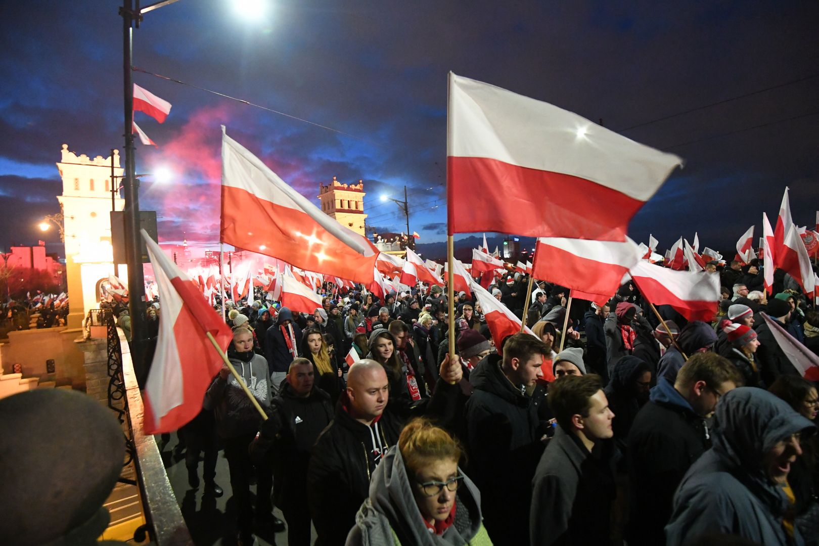 Przygotowania do Święta Niepodległości. Burza wokół marszu na 11 listopada 