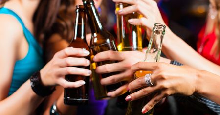 Sprawdzone sposoby na poimprezowe dolegliwości