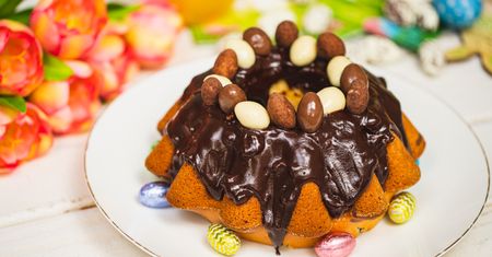 Babka marmurkowa w 5 minut. Błyskawiczny przepis na Wielkanoc