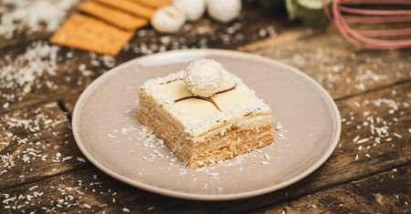 Ciasto Raffaello bez pieczenia. Kokosowa uczta dla podniebienia