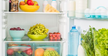 Produkty spożywcze nie lubią upałów. Jak je kupować i odpowiednio przechowywać?