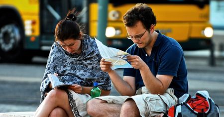 Dość niekontrolowanego napływu turystów. Warszawa i Kraków chcą, by UE "ucywilizowała" serwisy typu Airbnb