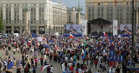 Dowozili uczestników "Marszu Wolności" za pieniądze publiczne? Poseł PiS chce, by zbadano sprawę