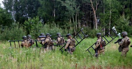 Spektakularna akcja policji pod Warszawą. "Brutalni i bezwzględni"
