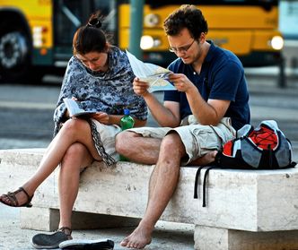 Dość niekontrolowanego napływu turystów. Warszawa i Kraków chcą, by UE "ucywilizowała" serwisy typu Airbnb