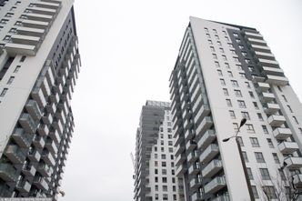 Polacy coraz krócej pracują na własne mieszkanie