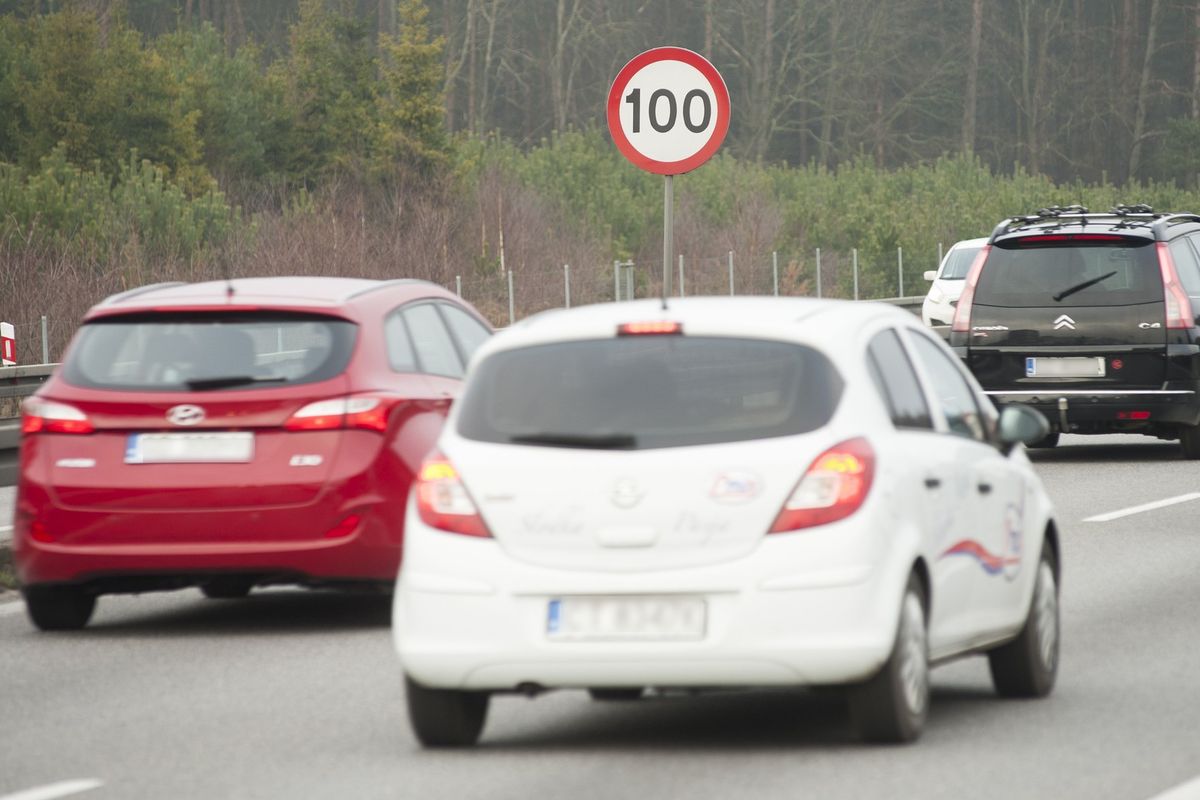 Ogranicznik prędkości będzie obowiązkowy. Oto jak działa ISA