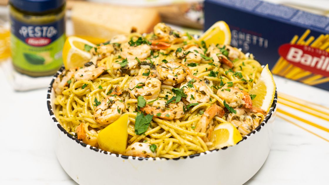Spaghetti z zielonym pesto i krewetkami- Pyszności
