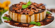 Tofurnik na zimno z masłem orzechowym. Ten sernik pokochają nie tylko weganie