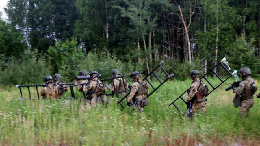 W akcji brali udział policyjni antyterroryści