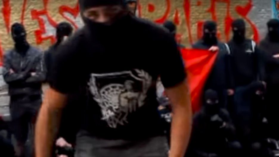 Kadr z klipu Czarnego Bloku