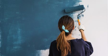 Tajniki malowania ścian, których nie chcą zdradzać fachowcy. Wypróbuj