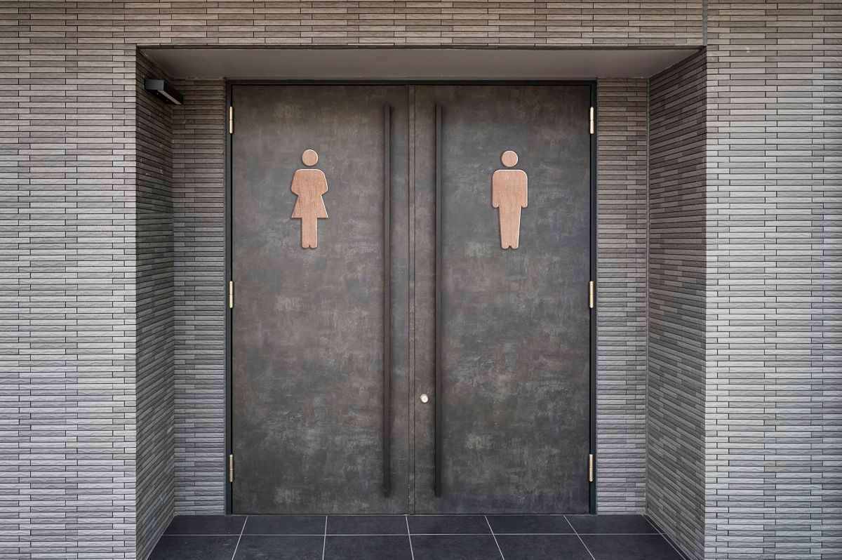 Aktywiści uważają, że toalety neutralne płciowo powinny stać się standardem. Fot. Freepik