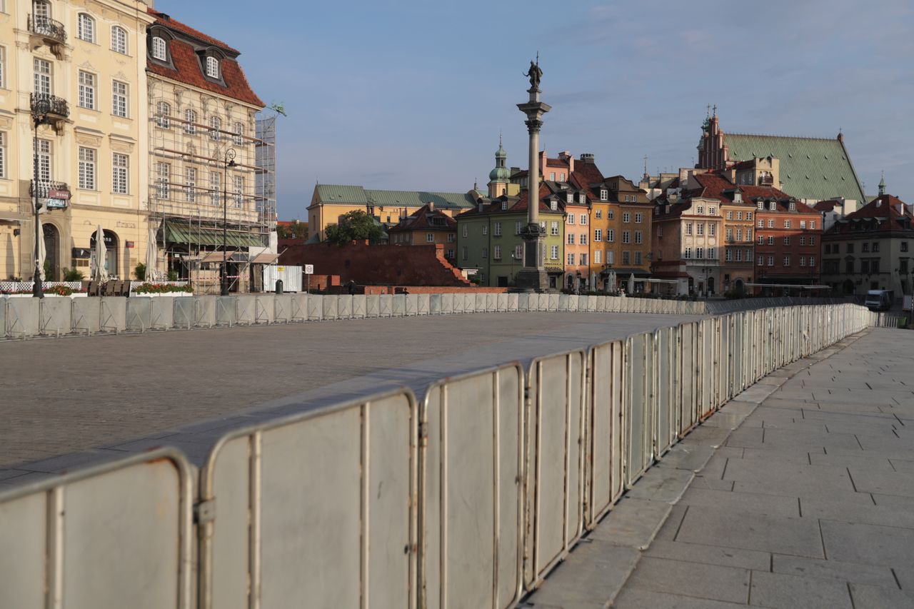 Miesięcznica inna niż wszystkie. Zmiany na Krakowskim Przedmieściu