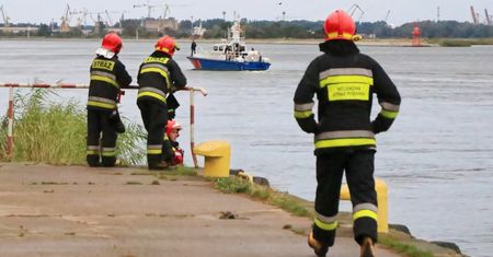 Świnoujście. 15-latka siedziała na kolanach kierowcy. Tragedia nad wodą