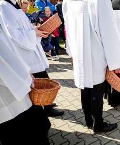 27 parafii wprowadziło płatności bezgotówkowe. Na tacę, za chrzest, ślub można płacić kartą