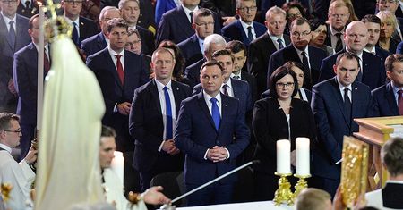 Kościół w polityce. Wojciech Engelking: rozwód tronu i ołtarza?
