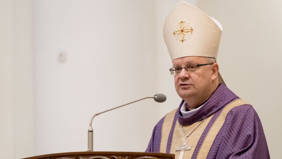 Biskup Andrzej Czaja.