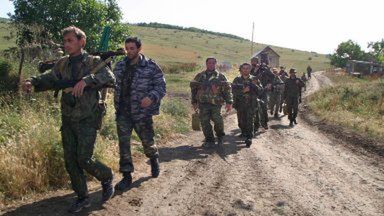 Żolnierze Południowej Osetii zajmują pozycje w pobliżu wioski Pris