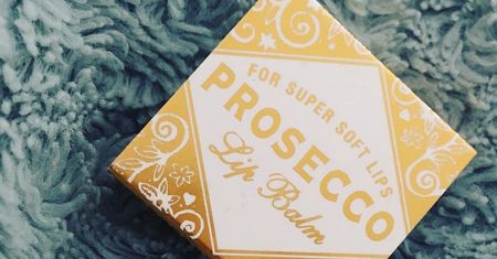 Były pączki prosecco, jest balsam do ust. Tak można o siebie dbać!