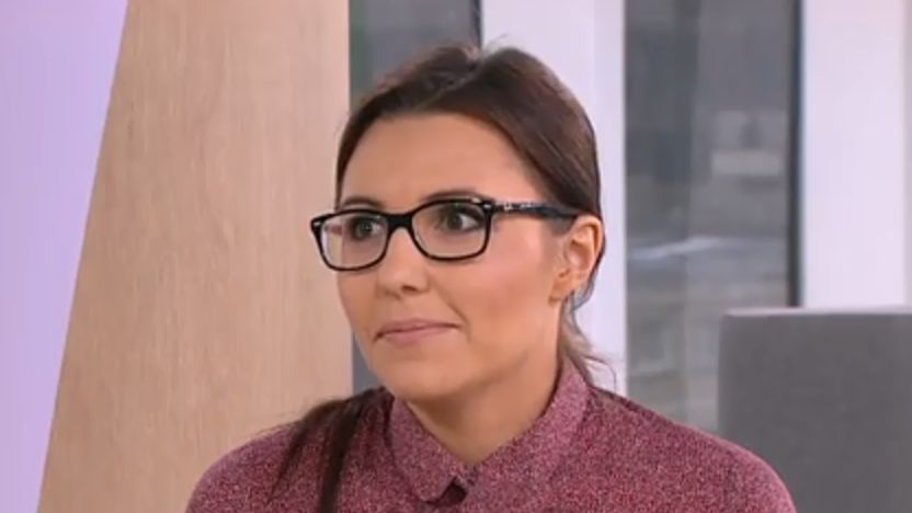 Karolina Piasecka pracuje jako farmaceutka i zajmuje się wychowaniem córek.