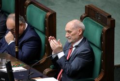 Wielki dzień Antoniego Macierewicza. Do Sejmu zaprosił swoich starych znajomych