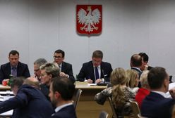 22 poprawki PiS do "ustawy represyjnej". Co zmieniono w projekcie?