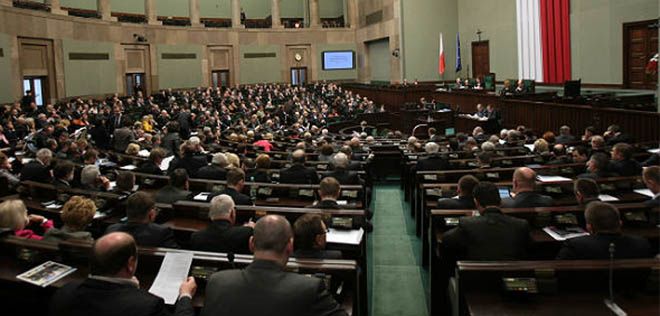 Sejm chce wydłużyć urlopy macierzyńskie