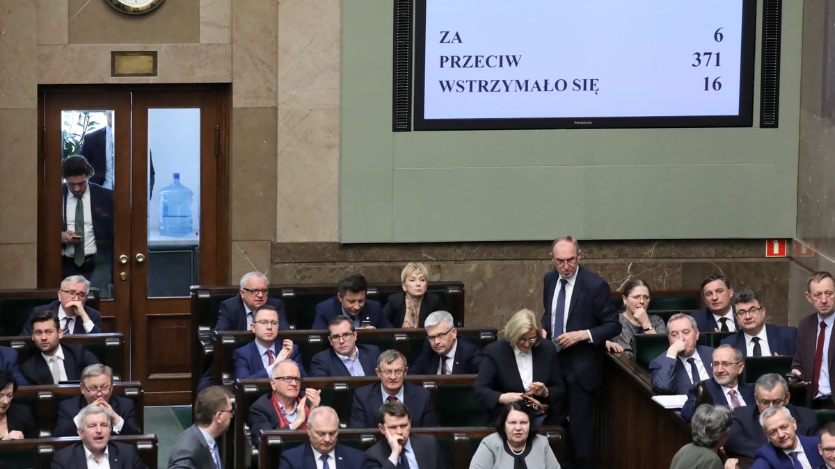 Pierwsze czytanie w Sejmie rządowego projektu wprowadzającego świadczenia Emerytura+.