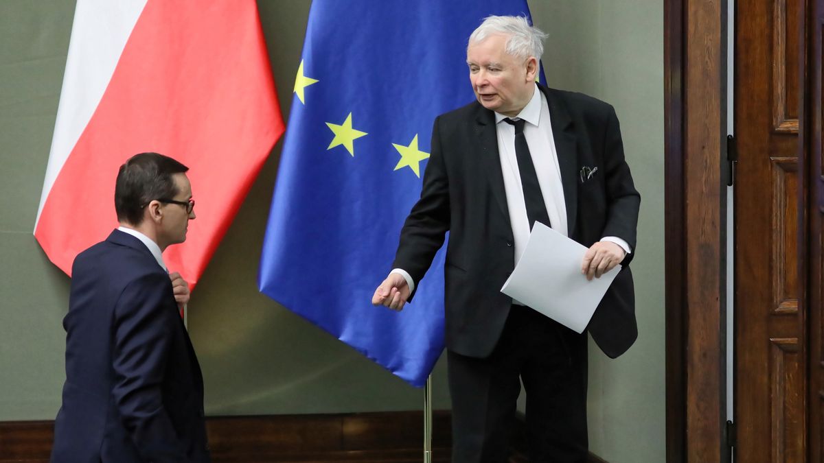 Jarosław Kaczyński i Mateusz Morawiecki mają być na czele polskiej delegacji do Smoleńska