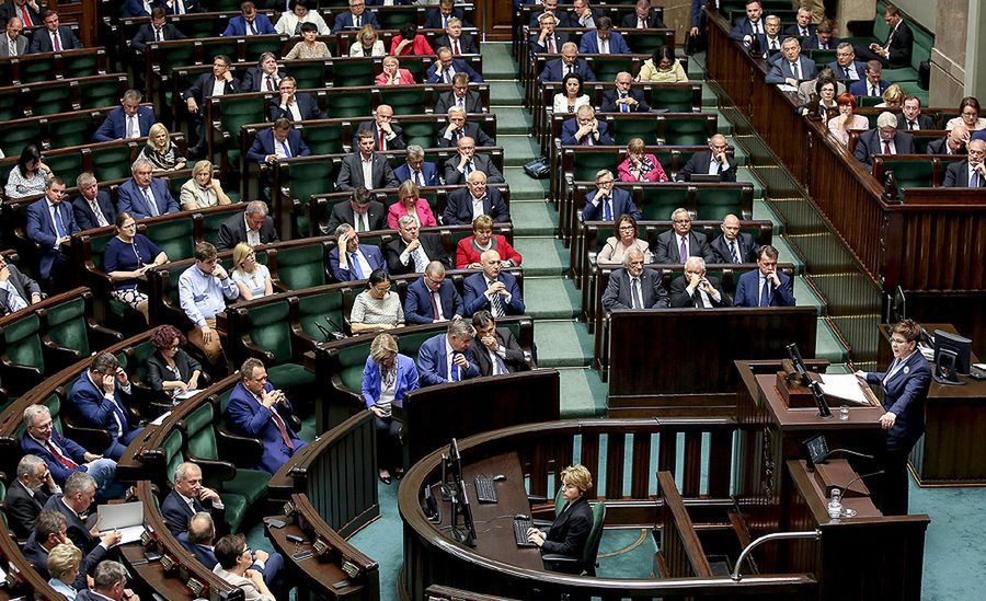 "Matka Boska" nie pierwszy raz pojawiła się w Sejmie. "Zaprasza ją poseł Kukiz'15"