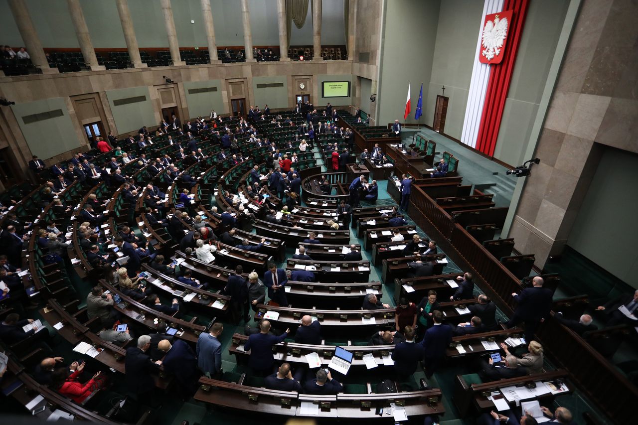 Prezydenckie projekty do komisji. Sejm zdecydował