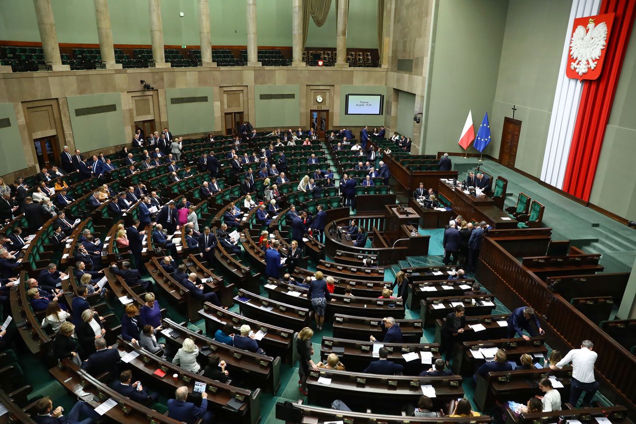Zgoda ponad podziałami. Sejm przyjął uchwałę ws. sprzeciwu wobec rosyjskich kłamstw
