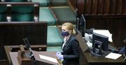 Obrady Sejmu w cieniu koronawirusa. Posłowie w maskach i gumowych rękawiczkach