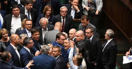 Opozycja znów nie wytrzymała. Która to już awantura w Sejmie?