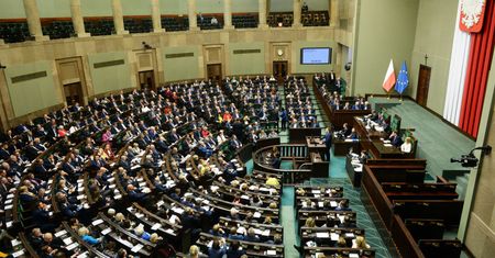 1000 plus dla posłów i senatorów.  Od stycznia dostaną więcej na biura