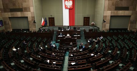 Kacprzak: "Debata nad tarczą antykryzysową - ani pomysłów, ani pieniędzy" [OPINIA]