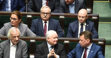 Kolejny projekt PiS przyjęty w nocy przez Sejm. Będą zmiany w kodeksie wyborczym