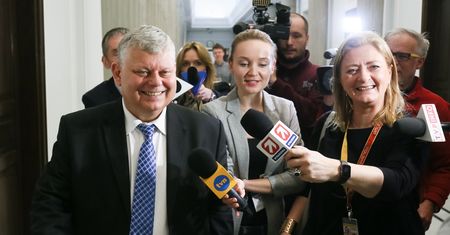 Marek Suski znowu błyszczy. Tą wpadką przebił słynną "carycę Katarzynę"