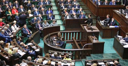Krystyna Pawłowicz, Stanisław Piotrowicz i Jakub Stelina sędziami TK. Posłowie krzyczą "hańba". Potem jest jeszcze goręcej