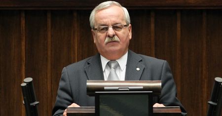 Leonard Krasulski zapowiada pozew. MON publikuje jego wojskowe akta